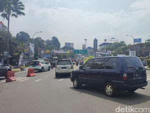 Puncak Bogor Mulai Diserbu Kendaraan Pelat B, Lalin Masih Lancar Puncak Bogor Mulai Diserbu Kendaraan Pelat B, Lalin Masih Lancar