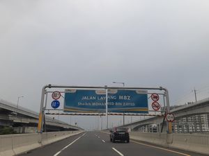 Tol Layang MBZ Arah Cikampek Lancar Saat Libur Nyepi Tol Layang MBZ Arah Cikampek Lancar Saat Libur Nyepi