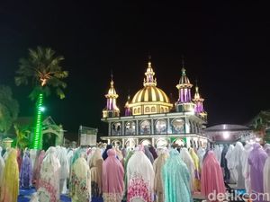 Luar Biasa! Tarawih Pertama Saat Nyepi di Balun Lamongan Digelar Tanpa Speaker Luar Biasa! Tarawih Pertama Saat Nyepi di Balun Lamongan Digelar Tanpa Speaker