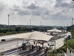 Potret Lengangnya Gerbang Tol Cikampek Saat Libur Nyepi