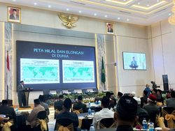 Menag Terima Paparan Posisi Hilal Awal Ramadan Jelang Sidang Isbat