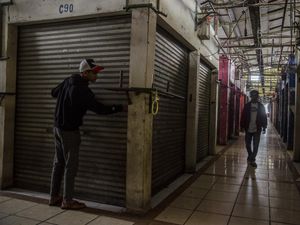Jabar Hari Ini: Baju Impor Bekas Disita hingga Pabrik Tekstil Kebakaran Jabar Hari Ini: Baju Impor Bekas Disita hingga Pabrik Tekstil Kebakaran