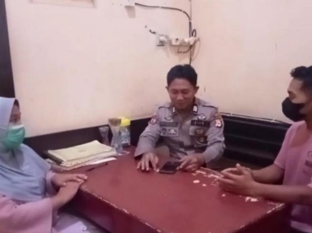 Akal Bulus Pasutri Bandar Arisan Bodong Tipu Warga Lutra Rp 600 Juta Akal Bulus Pasutri Bandar Arisan Bodong Tipu Warga Lutra Rp 600 Juta