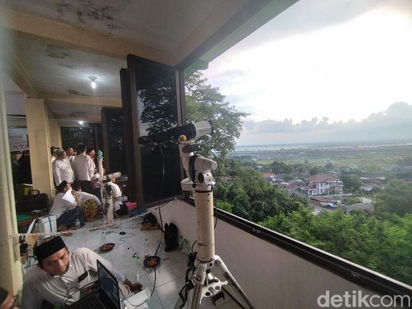 Melihat Pemantauan Hilal 1 Ramadhan 2023 di Bukit Condrodipo Gresik