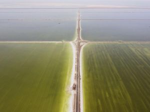 Penampakan Danau Garam Terbesar di China