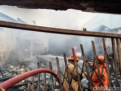 Kebakaran Toko Pakaian Anak-Mainan di Kutoarjo, 8 Damkar Dikerahkan