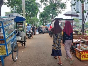 TPU Menteng Pulo Ramai Didatangi Peziarah Jelang Puasa