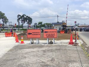 Lalin Raya Aloha Dialihkan Mulai Pagi Ini hingga Pembangunan Flyover Tuntas Lalin Raya Aloha Dialihkan Mulai Pagi Ini hingga Pembangunan Flyover Tuntas