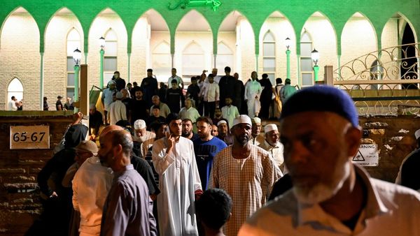 Suasana Salat Tarawih Umat Muslim di Sydney Australia