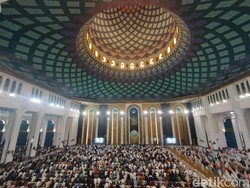 28 Tema Ceramah Tarawih di Masjid Al Akbar Surabaya Selama Ramadhan 2023