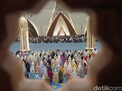 Bacaan Doa Setelah Sholat Tarawih dan Witir Lengkap dengan Latin