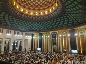 60 Ribu Jemaah Diprediksi Bakal Salat Idul Fitri di Masjid Akbar Surabaya 60 Ribu Jemaah Diprediksi Bakal Salat Idul Fitri di Masjid Akbar Surabaya
