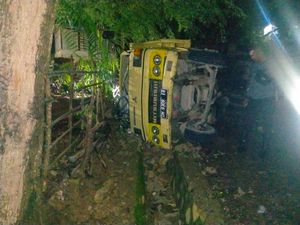 Sopir Truk Rombongan Pelayat Terguling Jadi Tersangka Sopir Truk Rombongan Pelayat Terguling Jadi Tersangka