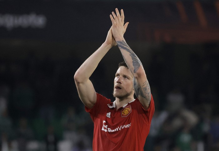 Soccer Football - Europa League - Round of 16 - Second Leg - Real Betis v Manchester United - Estadio Benito Villamarin, Seville, Spain - March 16, 2023  Manchester Uniteds Wout Weghorst celebrates after the match REUTERS/Jon Nazca