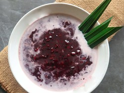 Cara Membuat Bubur Ketan Hitam yang Lembut Legit, Tips dan Resepnya