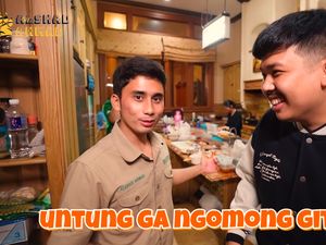Megahnya Dapur di Rumah Alshad Ahmad yang Bernuansa Coklat Megahnya Dapur di Rumah Alshad Ahmad yang Bernuansa Coklat