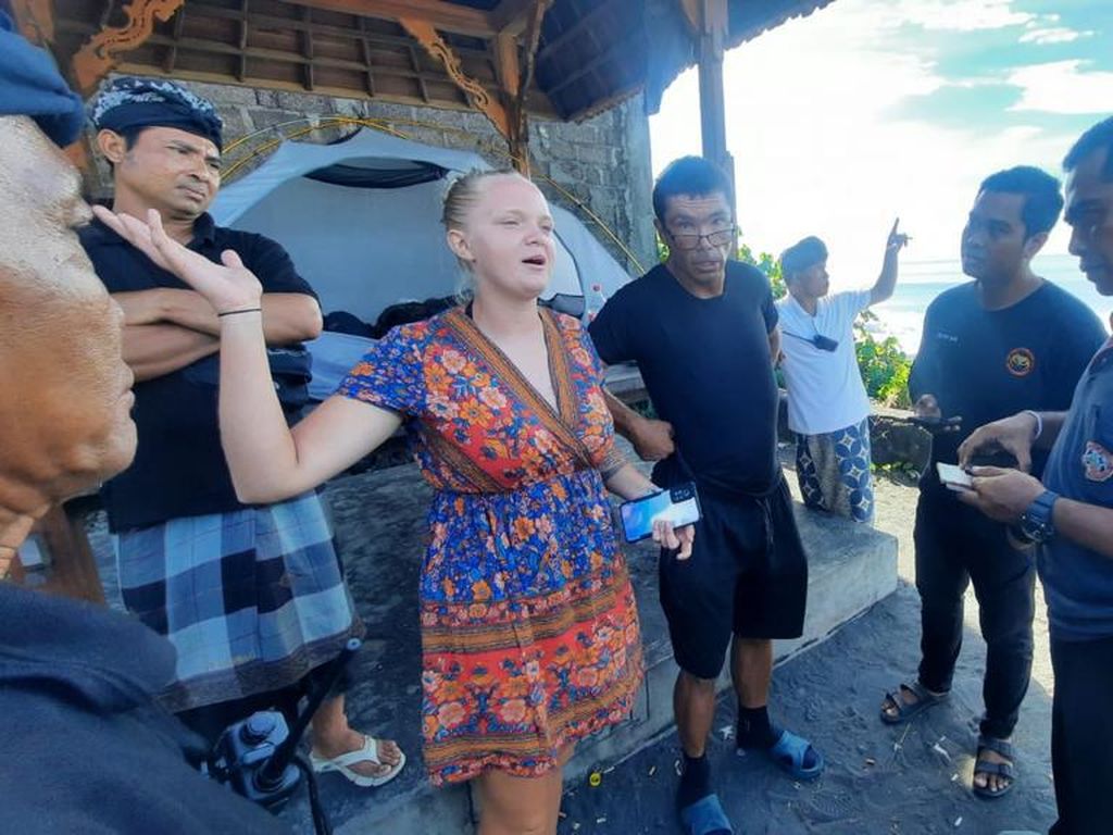 Akhir Petualangan Bule Polandia: Datang Lewat Dumai, Terusir Pulang dari Bali