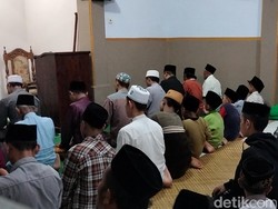 Jemaah Aboge Probolinggo Tarawih Pertama Dilanjut Tadarus Sambut 1 Ramadhan