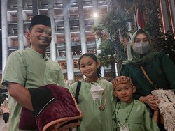 Antusias Warga Salat Tarawih Pertama Ramadan 1444 H di Masjid Istiqlal