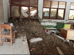 Ruang Kelas SD di Toraja Utara Jebol Diterjang Longsor Saat Malam Hari