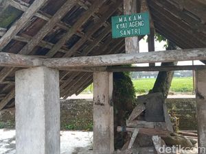 Unik, Makam Ki Ageng Santri di Kahuman Klaten Bernisan Batu dan Kayu
