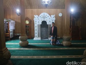 Cerita Sunan Muria Menggembala Kerbau di Balik Berdirinya Masjid di Atas Awan
