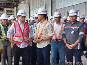 Menhub-Pj Gubernur DKI Tinjau Stasiun Kereta Cepat Halim Terintegrasi LRT