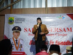 Ketua PDIP Jabar Ajak Keluarga Sahur di Lokasi Pengungsian Bencana Cianjur