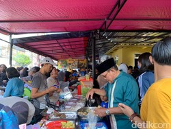 Hari Pertama Puasa, Pasar Takjil Benhil Diserbu Warga