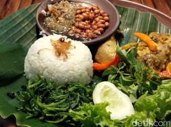 Pedas Nikmat Ayam Betutu Pawon Osing Cocok untuk Hidangan Buka Puasa