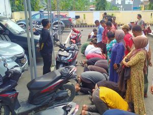 Main Tongtek Bangunkan Sahur, Belasan Pemuda Pati Dihukum Sujud ke Ortu