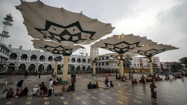 Penampakan Payung Madinah di Pasuruan saat Mengembang, Indah Banget