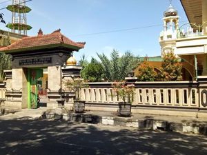 Sejarah dan Keunikan Masjid Agung Jami Singaraja Sejarah dan Keunikan Masjid Agung Jami Singaraja