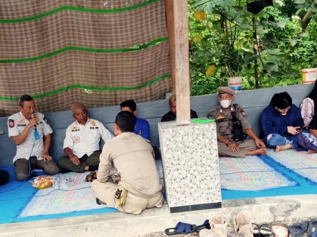 Sederet Fakta Lokalisasi Situbondo Tetap Buka Tapi PSK Wajib Tarawih Sederet Fakta Lokalisasi Situbondo Tetap Buka Tapi PSK Wajib Tarawih