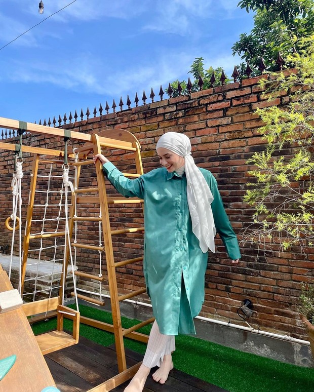 Putri Anne/ Foto: Instagram/anneofficial1990 Putri Anne gaya hijab turban