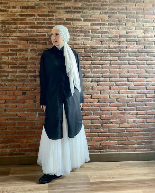 Putri Anne/ Foto: Instagram/anneofficial1990 Putri Anne gaya hijab turban