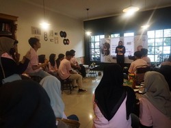 Relawan Ganjar Latih Milenial di Bogor Cara Jadi Barista