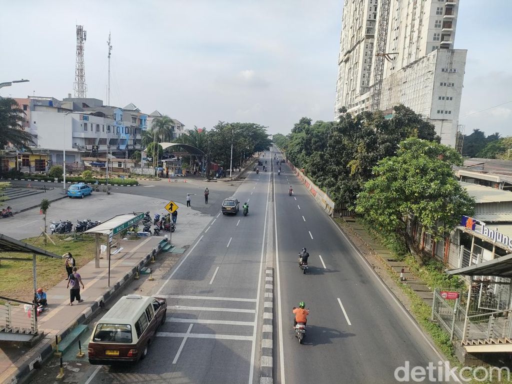 Hari Pertama Puasa dan Cuti Bersama, Sejumlah Jalan di Jakarta Lengang Hari Pertama Puasa dan Cuti Bersama, Sejumlah Jalan di Jakarta Lengang