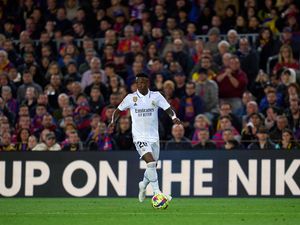 Vinicius Jr Diduga Jadi Sasaran Rasisme di Markas Barcelona Vinicius Jr Diduga Jadi Sasaran Rasisme di Markas Barcelona