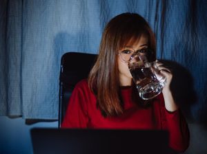 Daripada Borong Oralit, Dokter Lebih Sarankan Ini Biar Tahan Haus Saat Puasa Daripada Borong Oralit, Dokter Lebih Sarankan Ini Biar Tahan Haus Saat Puasa