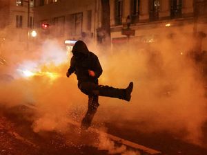 9 Hari Aksi Tolak Reformasi Pensiun, Prancis Makin Mencekam