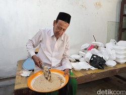 Menengok Pembuatan Bubur Harisah yang Hanya Bisa Dijumpai Saat Ramadan