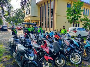 Polisi Bubarkan Balapan Liar di Bitung, 20 Motor Diamankan