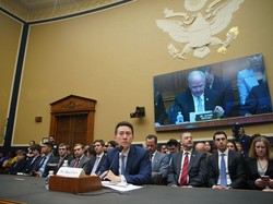 Pengguna TikTok Ejek Pertanyaan Konyol Anggota DPR AS