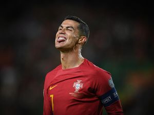 Ronaldo Jadi Pesepakbola dengan Penampilan Internasional Terbanyak Ronaldo Jadi Pesepakbola dengan Penampilan Internasional Terbanyak