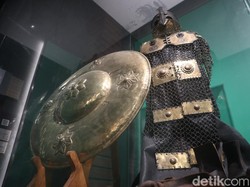 Melihat Isi Galeri Rasulullah yang Ada di Masjid Raya Al Jabbar