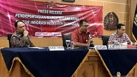 2 WN Polandia yang Kemah di Pantai Bali Saat Nyepi Dideportasi Besok
