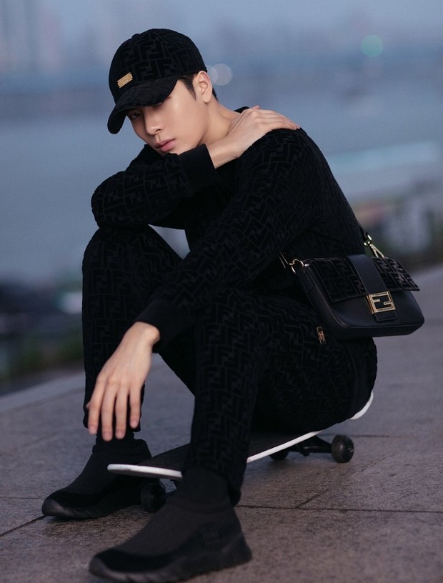Jackson Wang dengan FENDI/ Foto: allkpop.com