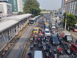 Jalan Daan Mogot Arah Jakarta Tetap Macet Pagi Ini Meski Hari Kejepit
