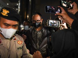Momen Rafael Alun Bungkam Usai Diperiksa 12 Jam Oleh KPK